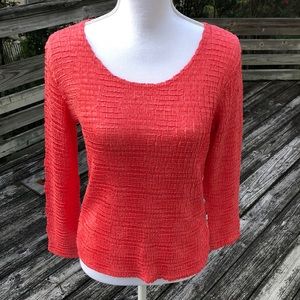 Lovely coral textured top! 👚